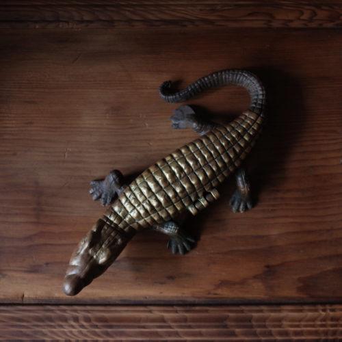 銅 鱷魚